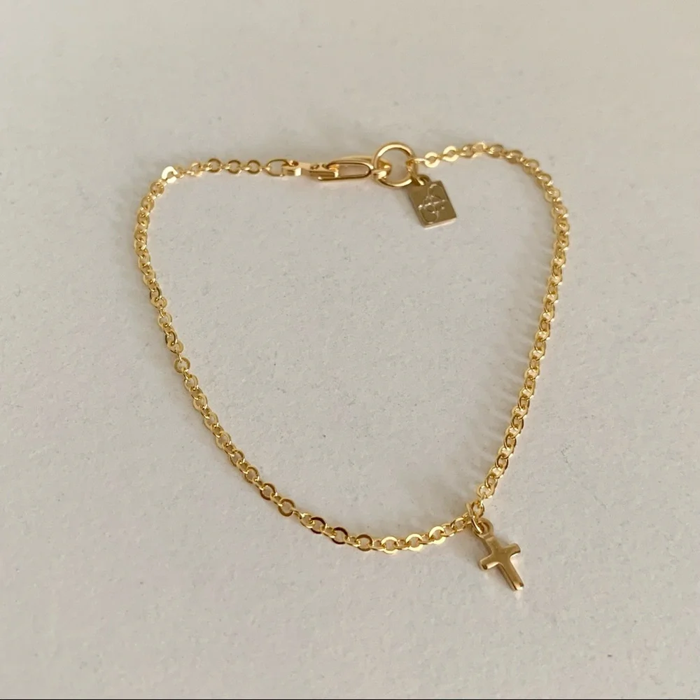 Mini cross bracelet